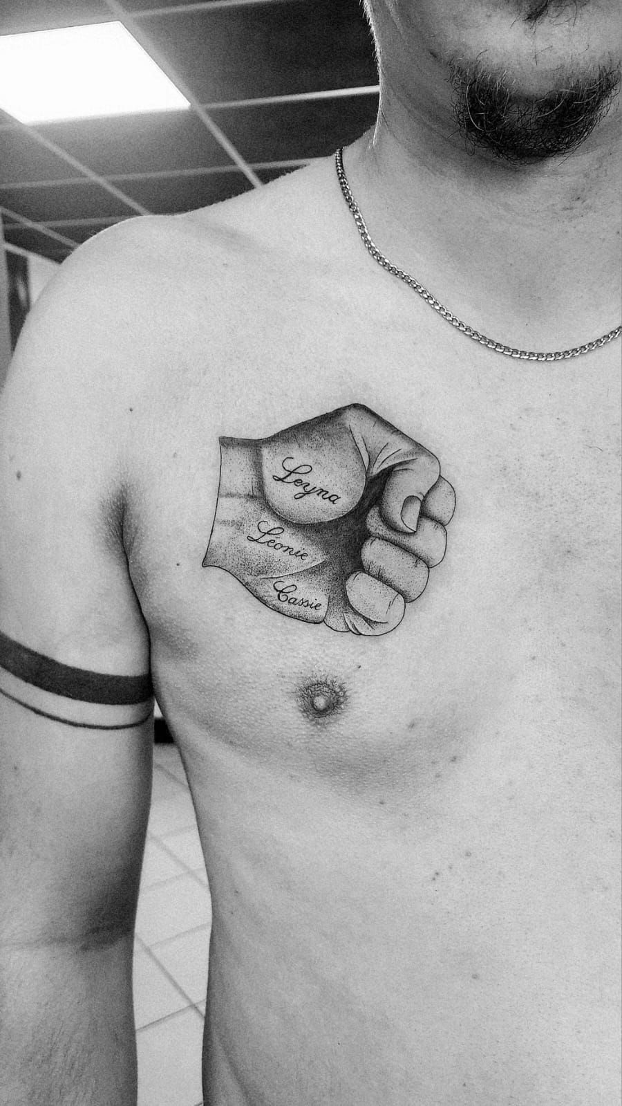 Tatouage pointillisme dot work réalisation 15 — Black Chick Tattoo Tours-en-Savoie