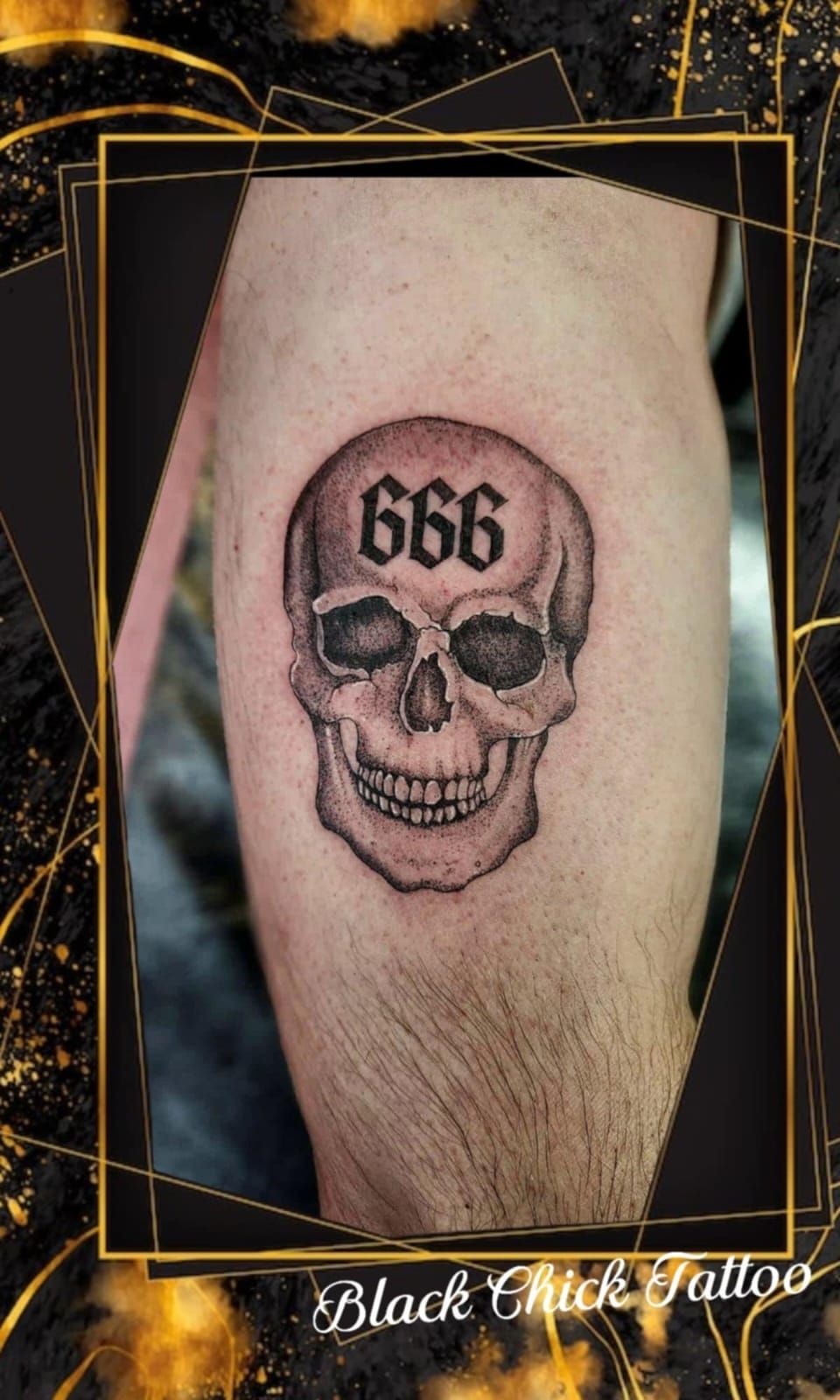 Tatouage pointillisme dot work réalisation 35 — Black Chick Tattoo Tours-en-Savoie