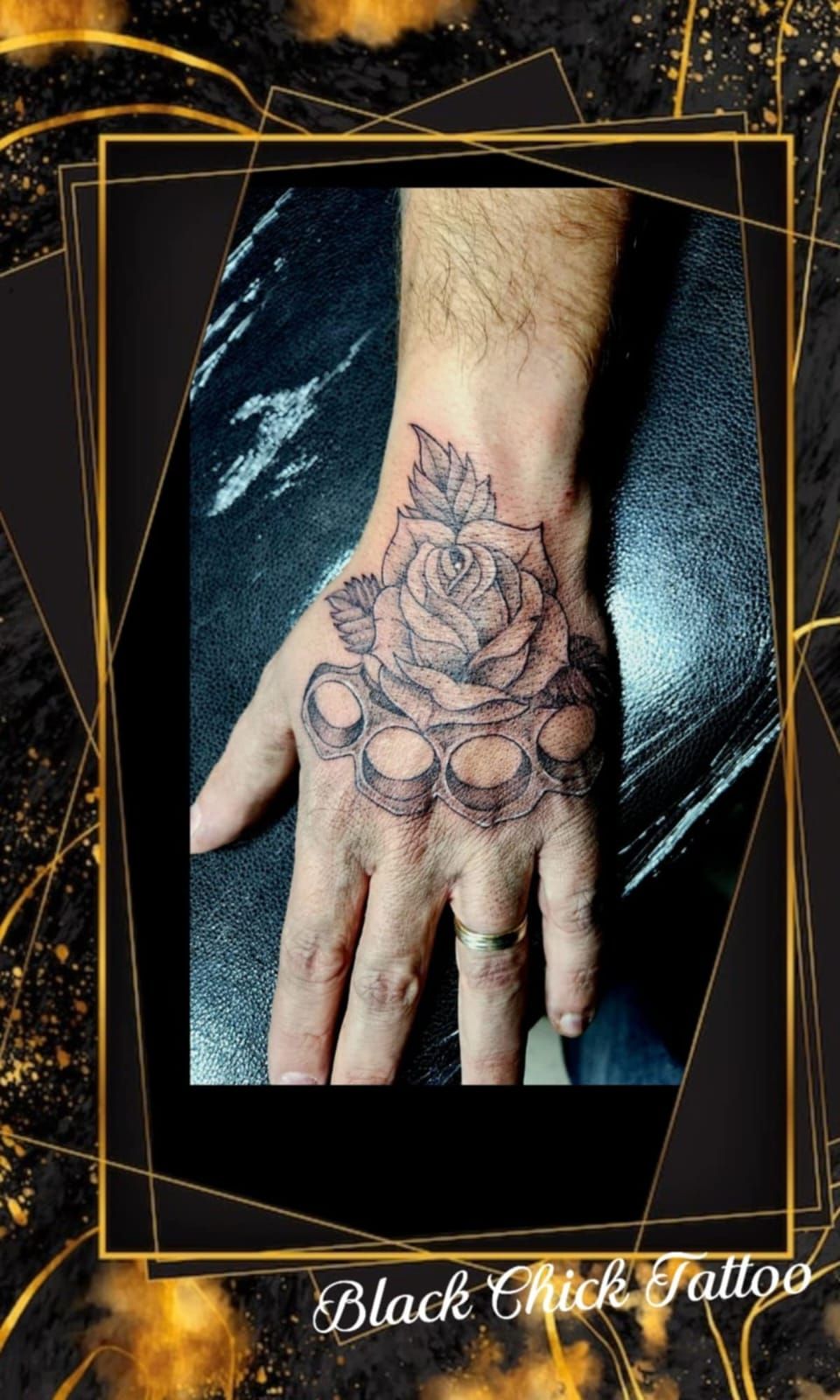 Tatouage pointillisme dot work réalisation 41 — Black Chick Tattoo Tours-en-Savoie