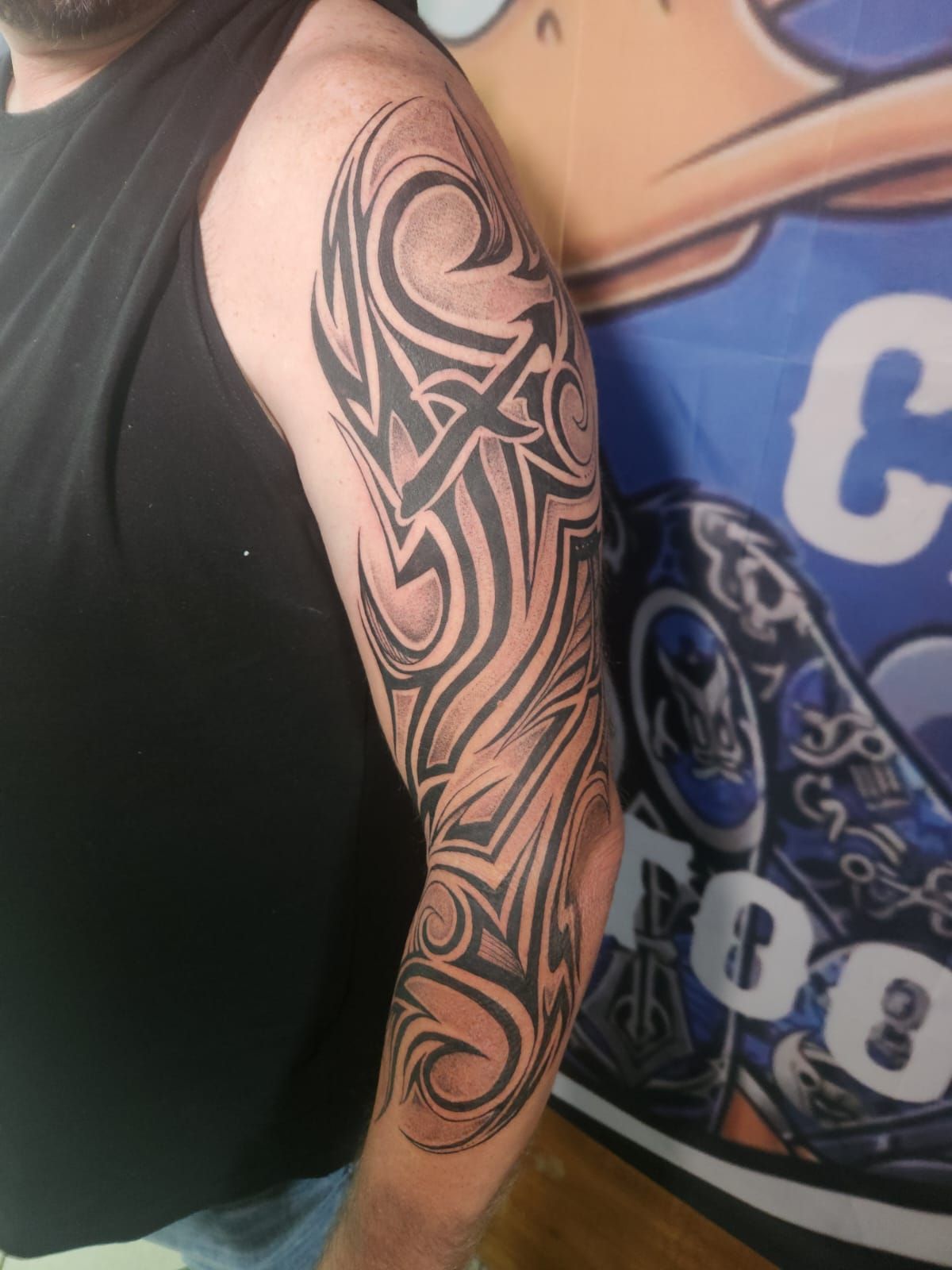 Tatouage pointillisme dot work réalisation nº44 — Black Chick Tattoo, studio de Tours-en-Savoie