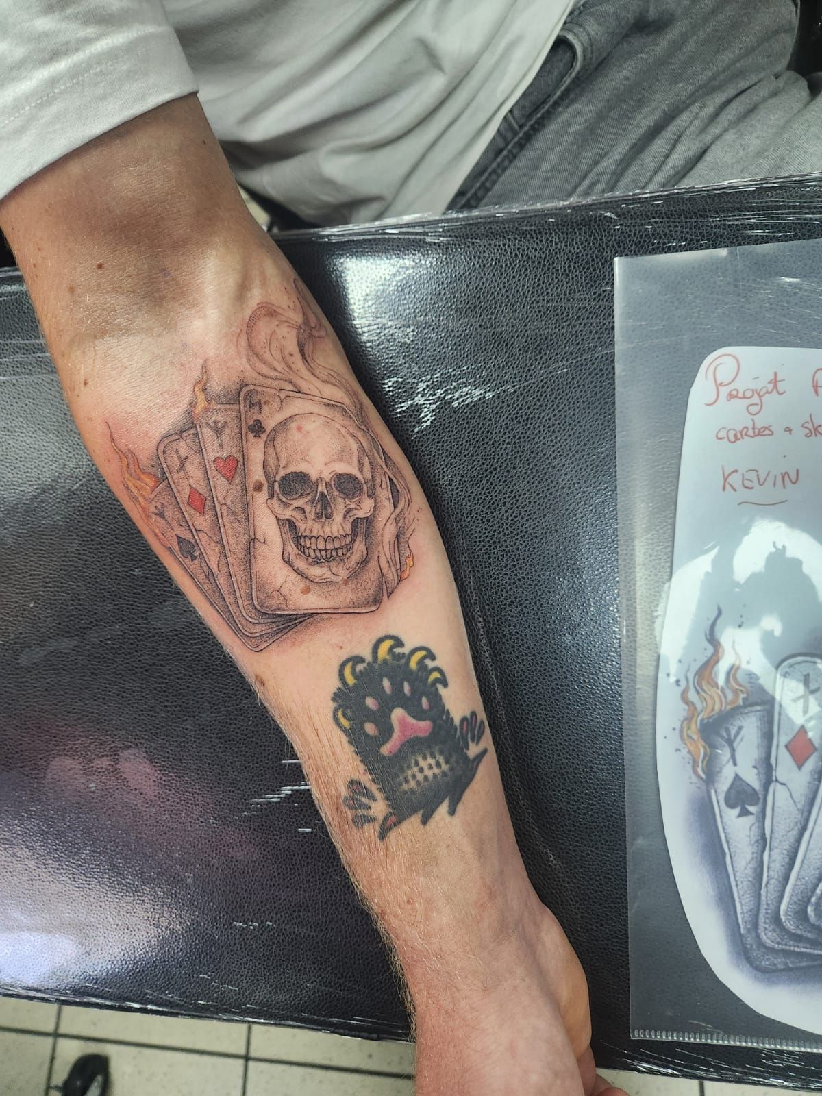 Tatouage pointillisme dot work réalisation nº62 — Black Chick Tattoo, studio de Tours-en-Savoie