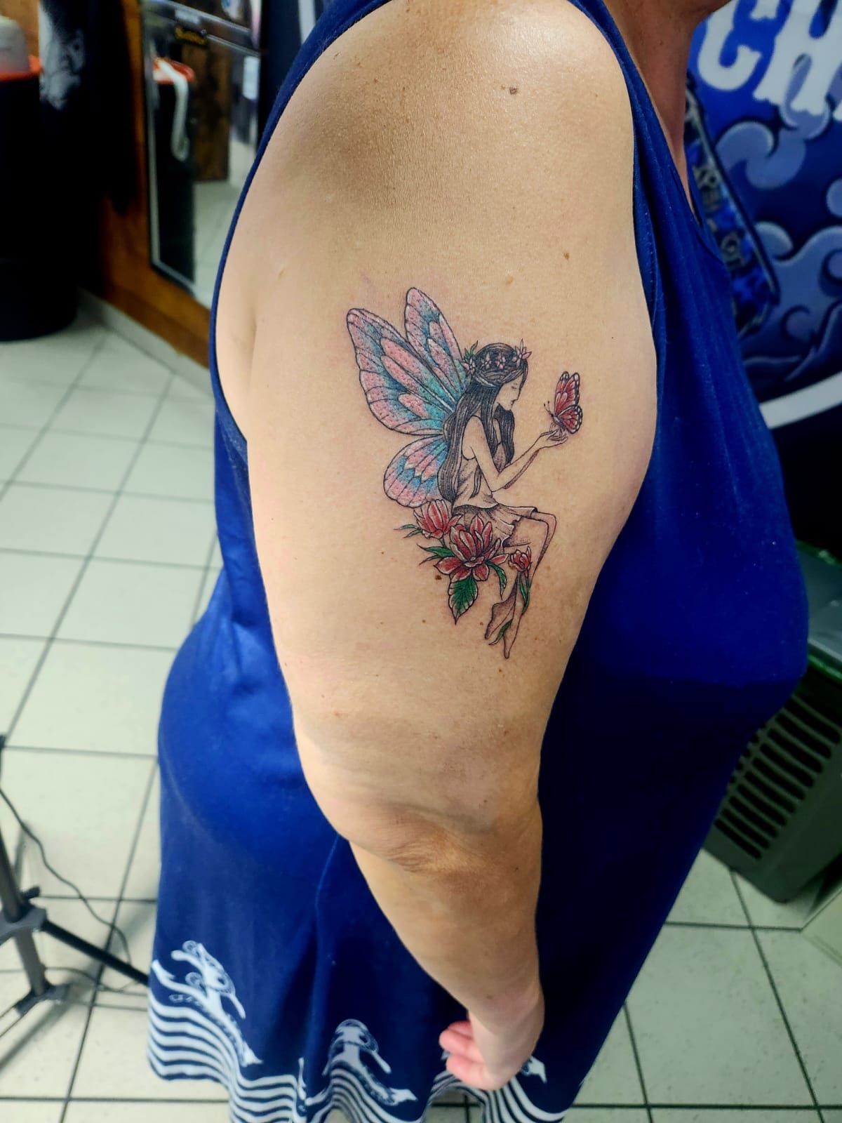 Tatouage pointillisme dot work réalisation nº72 — Black Chick Tattoo, studio de Tours-en-Savoie