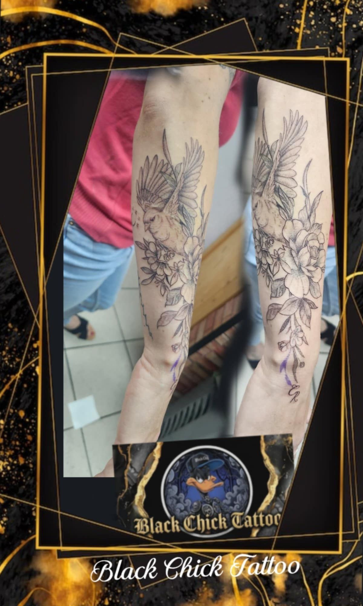 Tatouage pointillisme dot work réalisation nº82 — Black Chick Tattoo, studio de Tours-en-Savoie